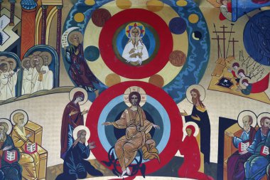Domus Galilaeae veya Galilee Evi, Neocatechumenal Way adlı Katolik bir örgüt tarafından işletilmektedir. Kiko Arguello 'nun Son Hükmü. İsrail. 