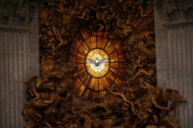 Kutsal Ruh. St. Peter Bazilikasının İçi.