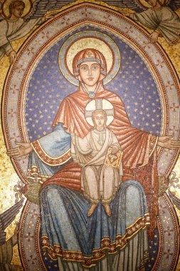 Aziz Niklas Katedrali. Yoğun mozaik. Bakire Meryem ve İsa. Monako Prensliği. 