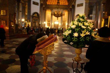 Kazan katedrali. Rus Ortodoks taraftarı. Aziz Petersburg. Rusya. 