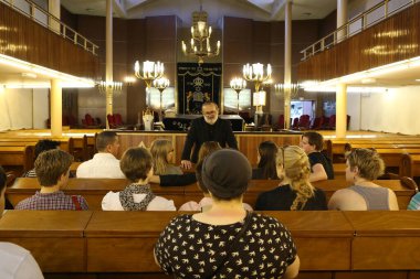 Don Isaac Abravanel sinagogu Fransa 'da dinler arası toplantı. 