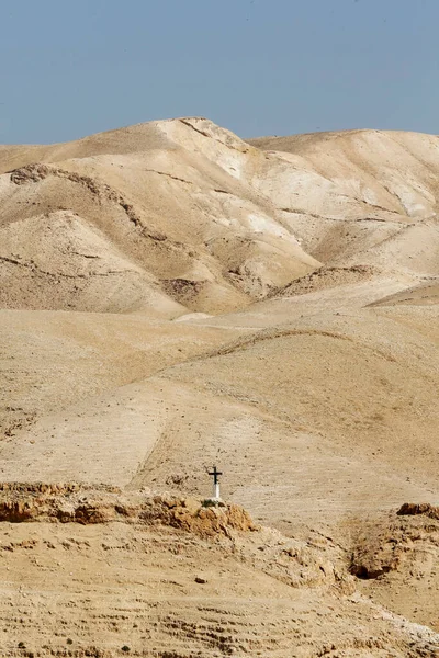 Koziba Manastırı 'nın Yunan Ortodoks Aziz George' u Wadi Qelt yamacında. Yahudi Çölü. İsrail. 