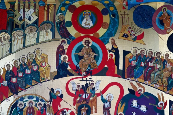 Domus Galilaeae veya Galilee Evi, Neocatechumenal Way adlı Katolik bir örgüt tarafından işletilmektedir. Kiko Arguello 'nun Son Hükmü. İsrail. 