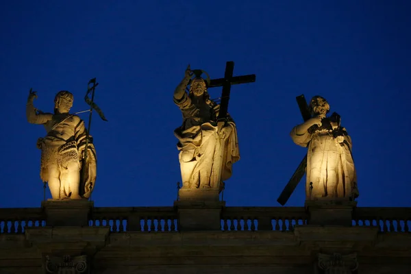 Statues Des Apôtres Jésus Façade Basilique Saint Pierre Italie — Photo