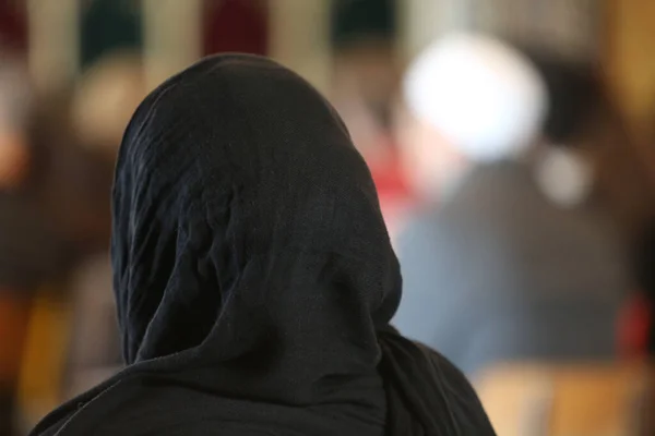 Vista Bac Mujer Musulmana Usando Hiyab Francia — Foto de Stock
