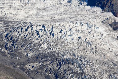 Fransız Alpleri. Bionnassay buzulu Fransa. 