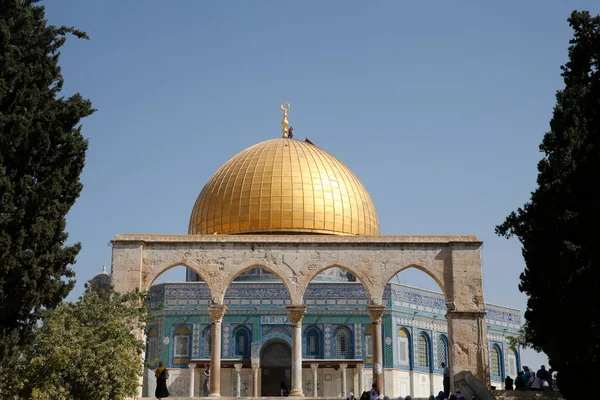 エルサレムの神殿の山にある岩のドームは イスラム教で最も神聖な神社の一つです イスラエル — ストック写真