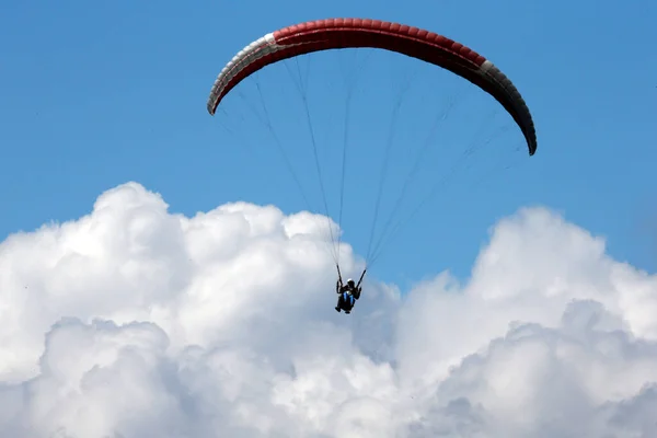 Paragliding French Alps France — Stockfoto