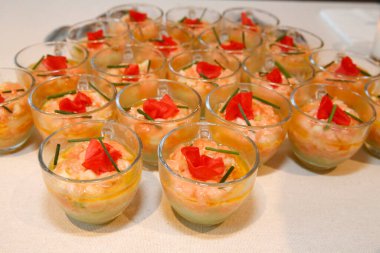 Açık büfe. Balık tabakları. Paris mi? Fransa