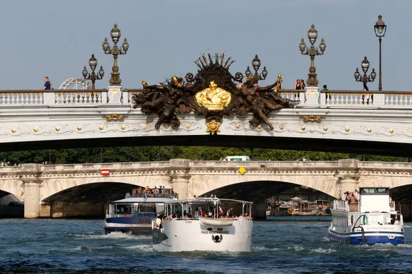 Alexandre Iii Bridge Tourism Paris France — Zdjęcie stockowe