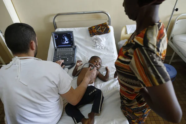 Brazzaville Hospital.  Cardiac echography. Congo. 
