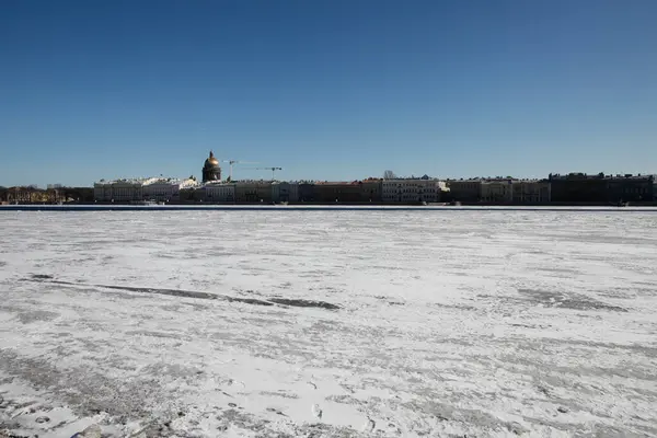 Río Neva Congelado Invierno San Petersburgo Rusia — Foto de Stock