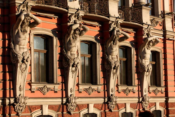 Atlases Holding Columns Beloselsky Belozersky Palace Saint Petersburg Russia — Fotografia de Stock
