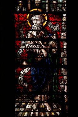 Metz Katedrali. Thiebaut de Lixheim 1504 'ten lekeli cam pencere. Aziz Peter. Fransa. 