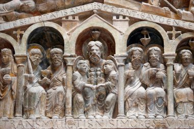 Ulusal Fransız Anıtları Müzesi. Saint Foy Manastırı Kilisesi, Conques. Batı cephesi. İbrahim Kudüs 'ün içinde. Oyuncular. Fransa. 