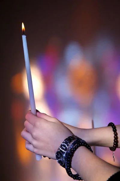 Niña Rezando Una Iglesia Religión Francia — Foto de Stock