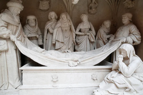 法国历史文物国家博物馆 圣皮埃尔修道院 Solesmes 安乐死 演员阵容法国 — 图库照片