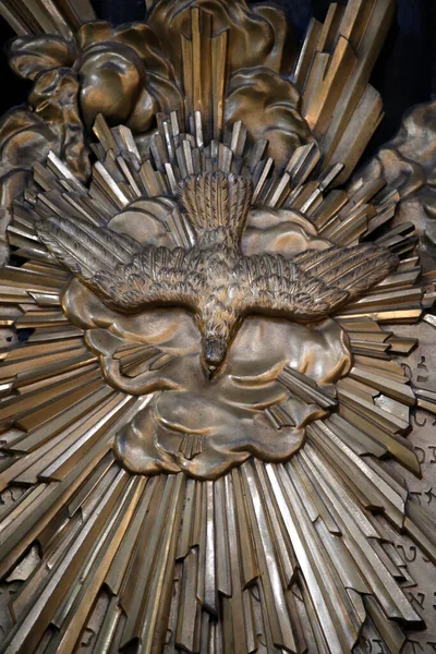 Церковь Сен Сюльпис Святой Дух Католическая Церковь Франция — стоковое фото
