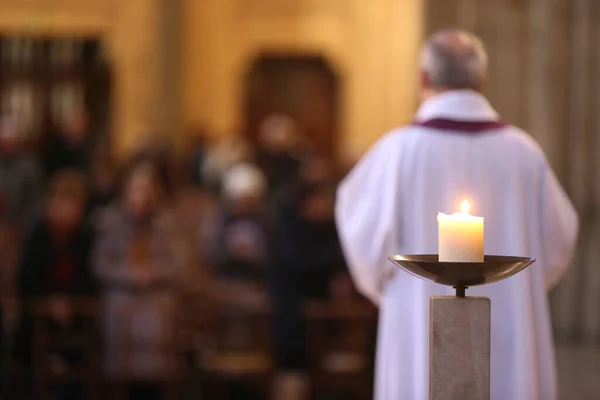 Messa Cattolica Prete Chiesa Cattolica Francia — Foto Stock