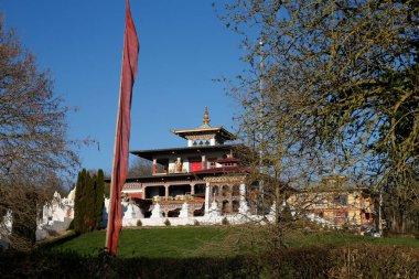 Bin Buda 'nın tapınağı. Dashang Kagyu Ling Cemaati.