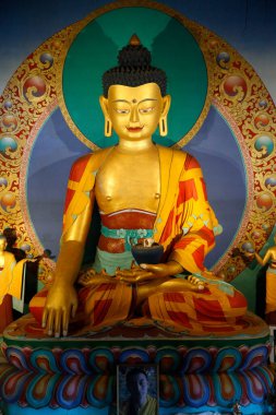 Bin Buda 'nın tapınağı. Dashang Kagyu Ling cemaati. Shakyamuni Buddha. 