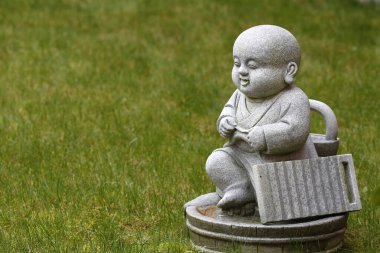  Fo Guang Shan Tapınağı. Budist keşiş heykeli. Fransa. 