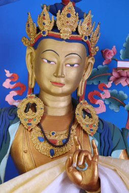 Shedrub Choekhor Ling manastırı. Manjushri heykeli. Budist dini. Fransa. 