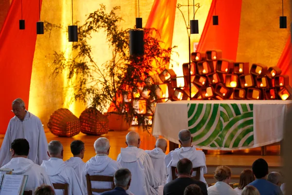 Taize Gemenskapen Försoningens Kyrka Lördag Kväll Böner — Stockfoto