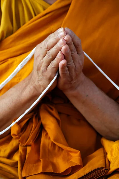 Wat Velouvanaram Cerimônia Budista Monge Budista Rezando Religião Budista França — Fotografia de Stock