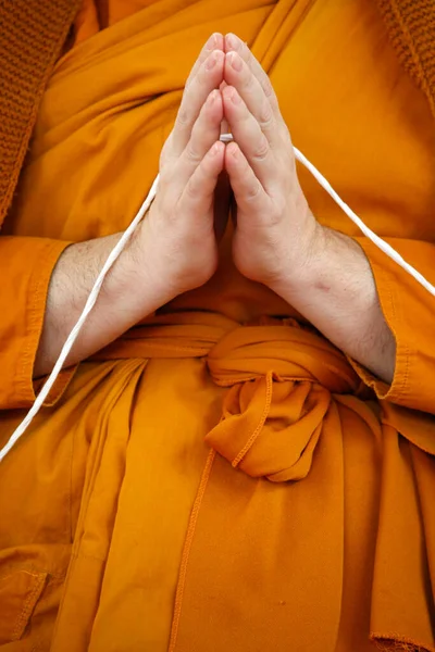 Wat Velouvanaram Cerimônia Budista Monge Rezando Religião Budista França — Fotografia de Stock