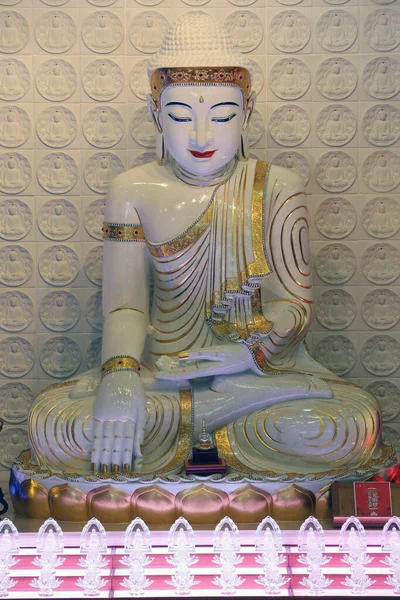 Chrám Guang Shan Největší Buddhistický Chrám Evropě Buddha Sedí Bhumisparsha — Stock fotografie