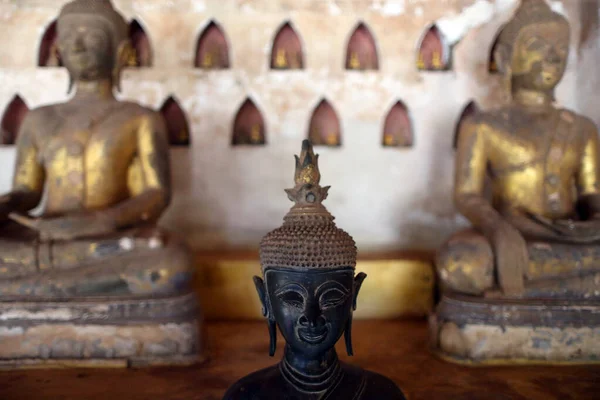 Wat Sisaket Saket Templo Budista Estátua Buda Bronze Velho Vientiane — Fotografia de Stock