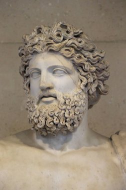 Louvre Müzesi. Versailles Jüpiteri. Roma, 2. yüzyıl. Paris mi? Fransa. 