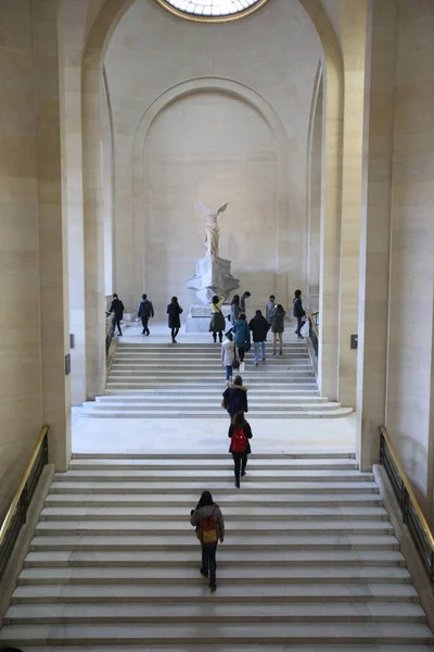Louvre Múzeumban Lépcső Szamotrácia Szárnyas Győzelme Párizs Franciaország — Stock Fotó
