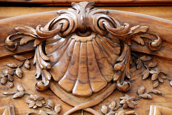 Jakobsmuschel Dekoration Einer Geschnitzten Tür Genf Schweiz — Stockfoto