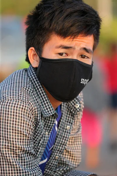 Portaali Poika Jolla Naamio Saastumisen Takia Vientianesta Laos — kuvapankkivalokuva