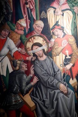 Aziz Pierre le Vieux Katolik Kilisesi. İsa 'nın Tutkusu. İsa Sanhedrin tarafından lanetlendi. Henri Lutzelman 'ın 15. yüzyılda yaptığı resim. Strasbourg 'da. Fransa.