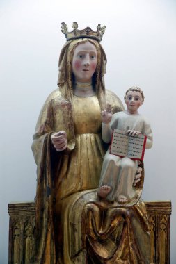 Bakire ve çocuk heykeli. 14. yüzyılın sonlarında. Valgrisenche. İtalya.