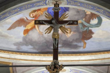 Saint-Grat Kilisesi. Tavan boyama. Çarmıha gerilmiş İsa. Valgrisenche. İtalya.