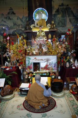 Chua Tu An Budist tapınağı. Vietnam Yeni Yılı (Tet) kutlaması. Saint-Pierre en Faucigny. Fransa.