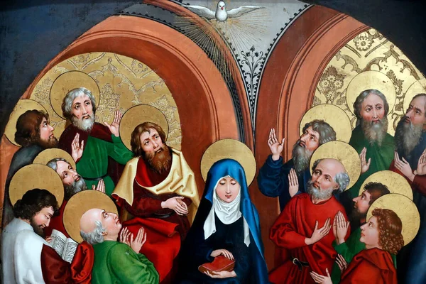 Unterlinden Müzesi. Mary 'nin Varsayımı. Tahta paneldeki yağ. Martin Schongauer. 15. yüzyılın sonları. Colmar. Fransa.
