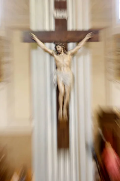 Kościół Saint Jacques Krucyfiks Jezus Krzyżu Sallanches Francja — Zdjęcie stockowe