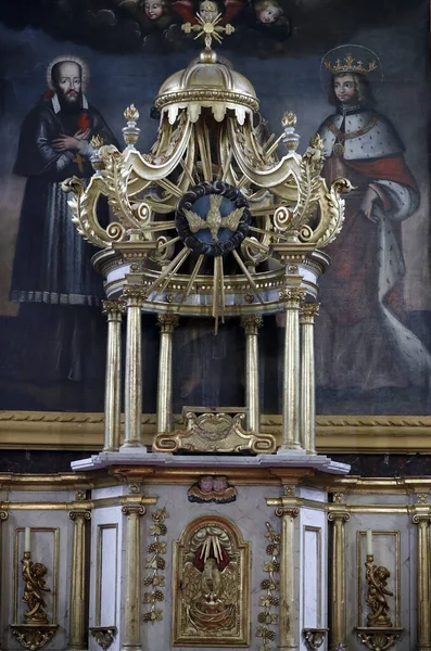 圣皮埃尔和圣保罗教堂 Baroque Reredos — 图库照片