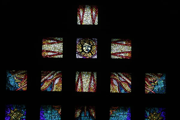 Церковь Нотр Дам Альп Окно Витраже Евхаристическое Солнце Файе Франция — стоковое фото