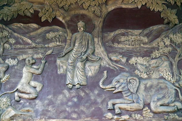 Буддийский Храм Мин Данг Куанг Жизнь Будды Сиддхартха Гаутама Преданным — стоковое фото