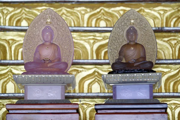 Świątynia Buddyjska Chua Quang Posągi Buddy Dhyana Mudra Bhumisparsha Mudra — Zdjęcie stockowe