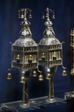 İsviçre Yahudi Müzesi. Basel. Torah Rimonim.