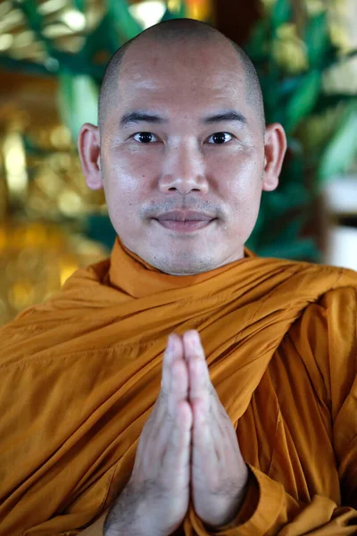 Minh Dang Quang Buddyjska Świątynia Buddyjski Mnich Modlący Się Miasto — Zdjęcie stockowe