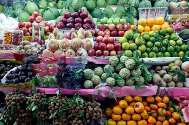 Markette satılık meyveler. Ho Chi Minh Şehri. Vietnam.