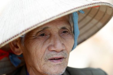 Yaşlı Vietnamlı adam. Portre. Bac Son. Vietnam.